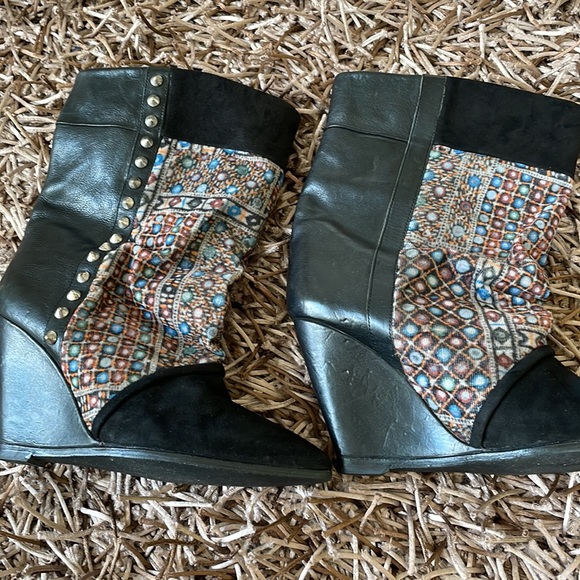 ISABEL MARANT Suede Printed Boots - Picture 9 of 12